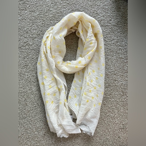 Accessories - EUC Yellow Polka Dot Scarf 🧣